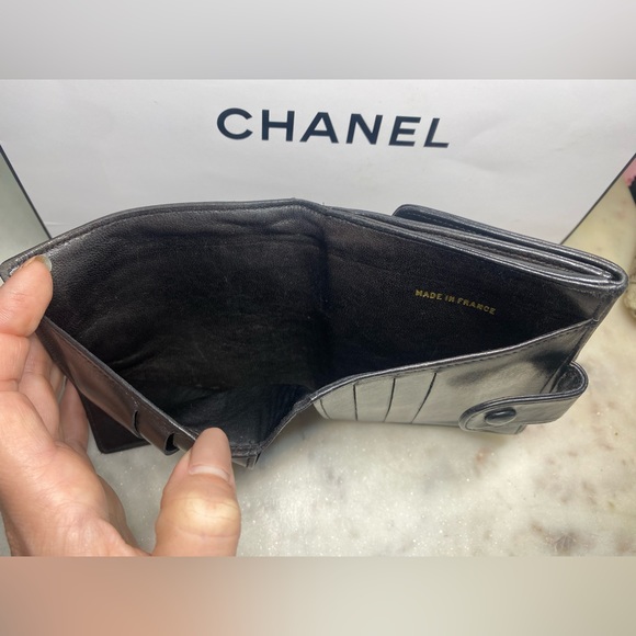 Chanel CC Logo Wallet - Picture 4 of 8